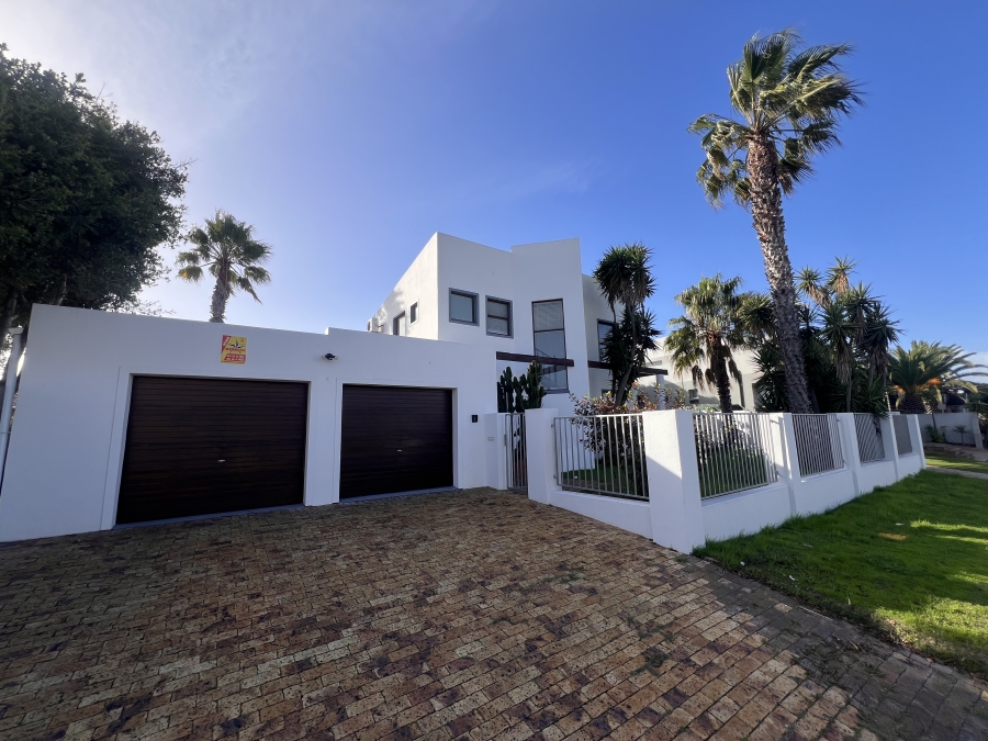 To Let 3 Bedroom Property for Rent in West Beach Western Cape